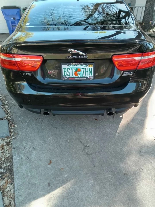 2017 Jaguar XE - Image 3 of 5