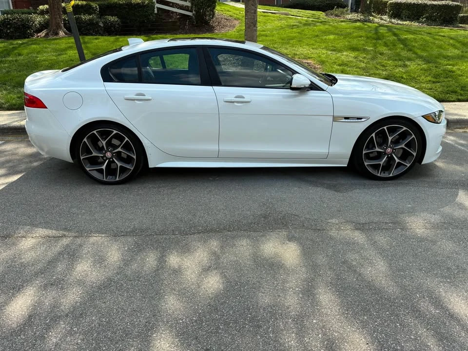 2017 Jaguar XE - Image 3 of 12