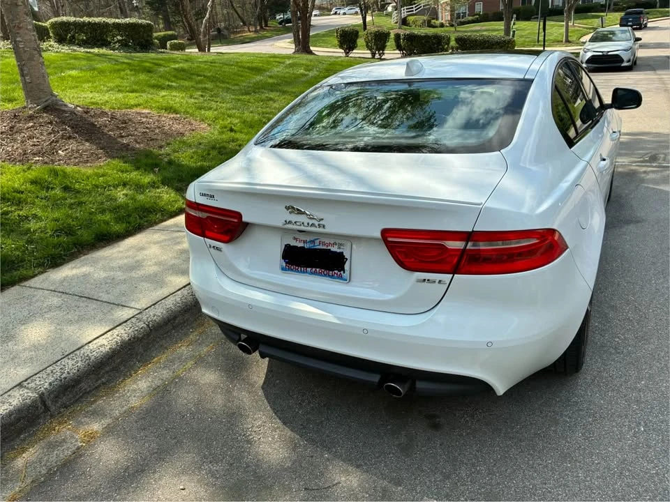 2017 Jaguar XE - Image 5 of 12