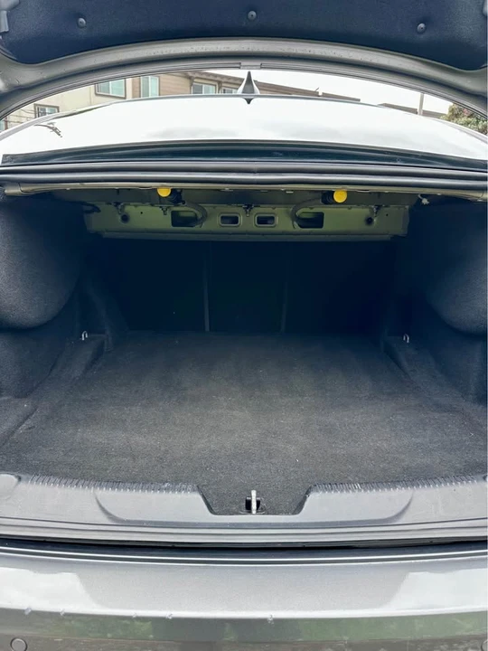 2017 Jaguar XE - Image 6 of 20