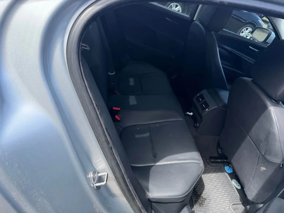 2017 Jaguar XE - Image 4 of 6