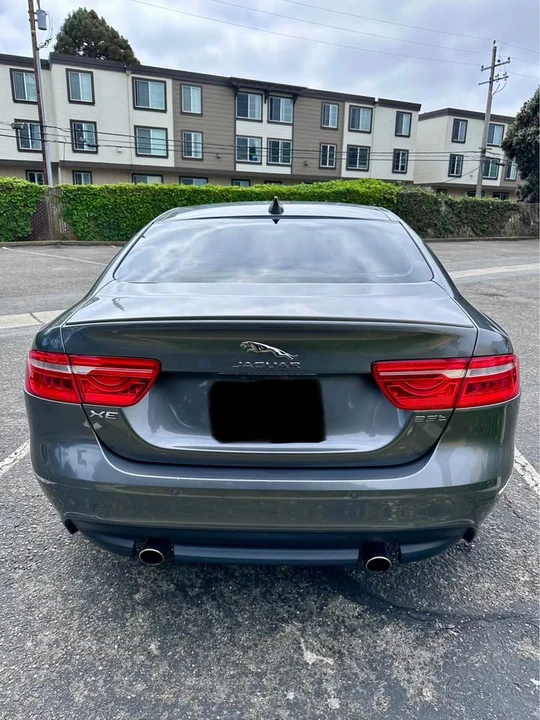 2017 Jaguar XE - Image 4 of 20