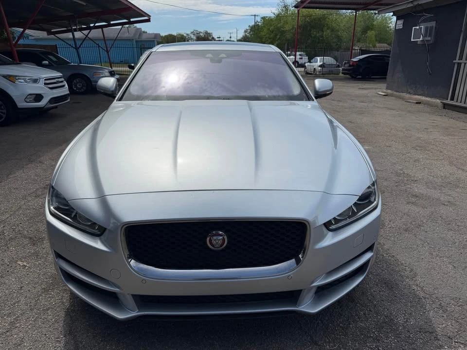 2017 Jaguar XE - Image 2 of 6