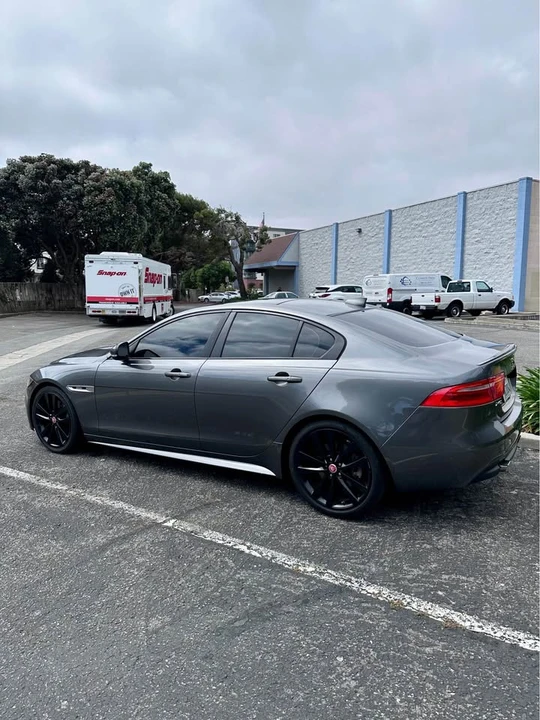 2017 Jaguar XE - Image 3 of 20