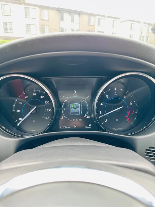 2017 Jaguar XE - Image 16 of 20