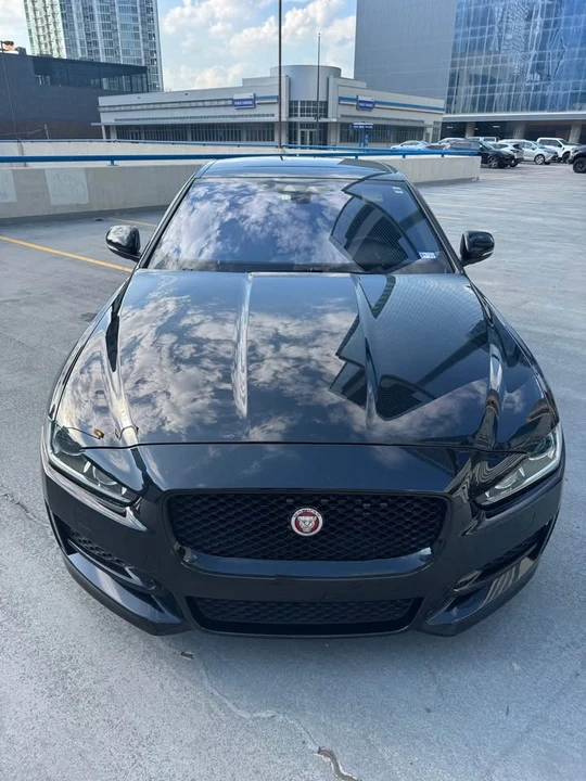 2017 Jaguar XE - Image 7 of 17