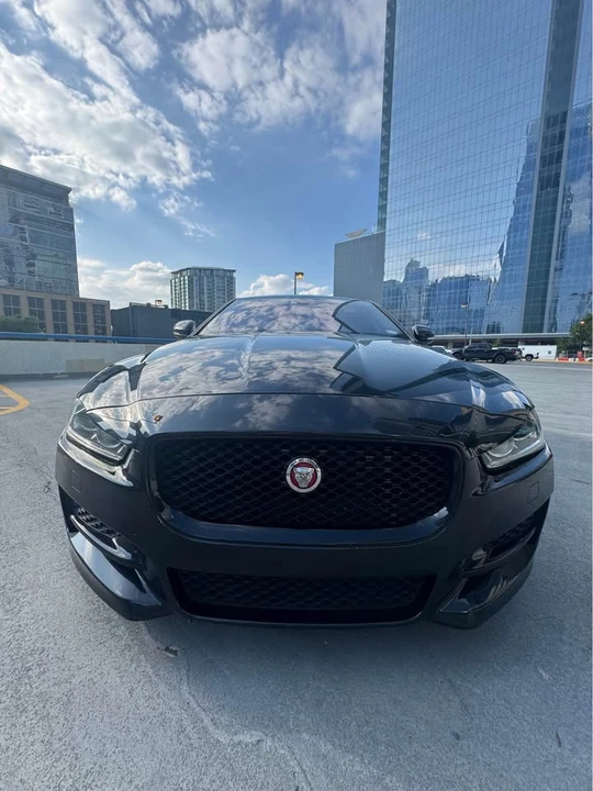 2017 Jaguar XE - Image 6 of 17