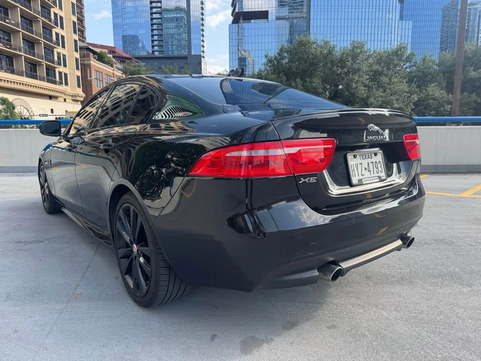 2017 Jaguar XE - Image 4 of 17