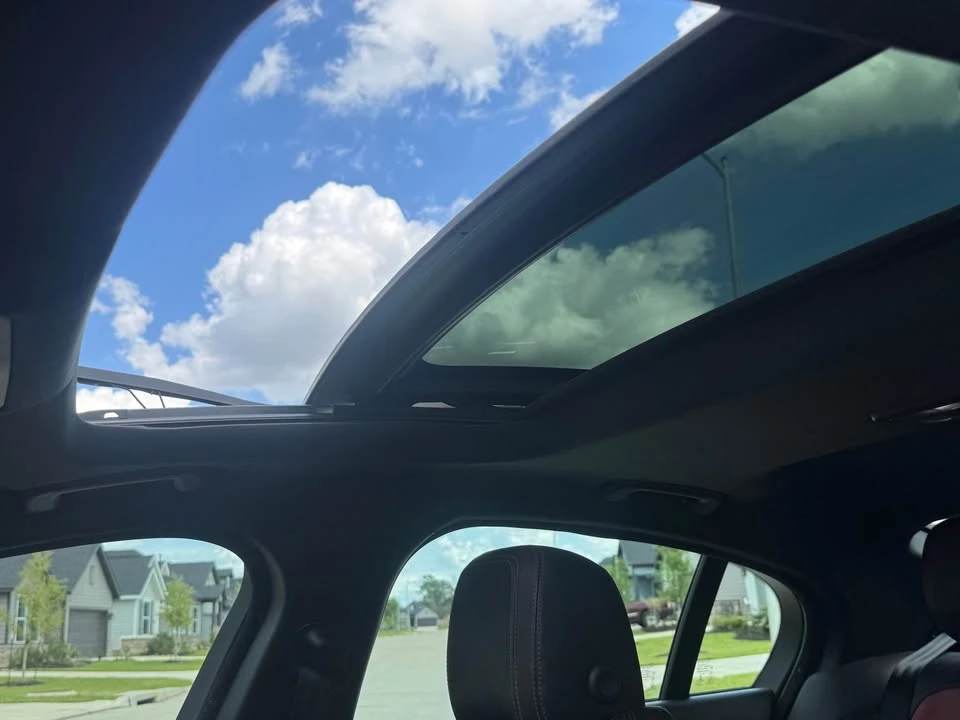 2017 Jaguar XE - Image 11 of 18