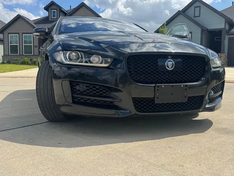 2017 Jaguar XE 35t R-Sport