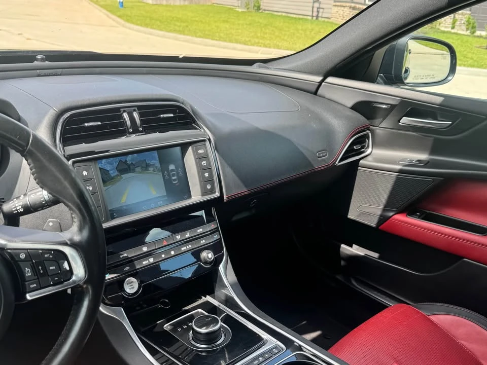 2017 Jaguar XE - Image 6 of 18