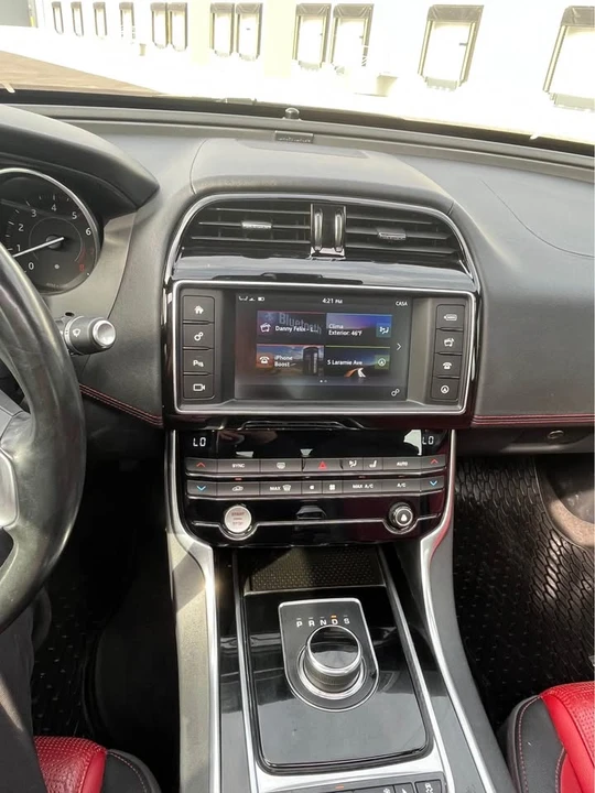 2017 Jaguar XE - Image 16 of 17