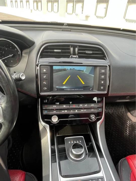 2017 Jaguar XE - Image 17 of 17