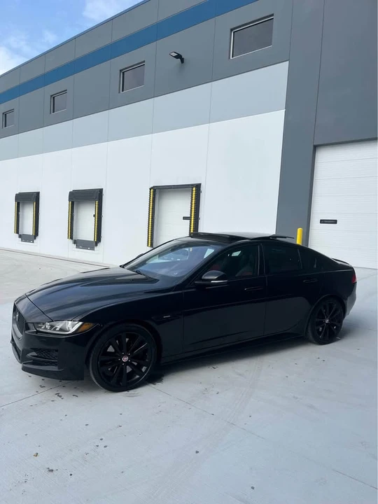 2017 Jaguar XE - Image 8 of 17