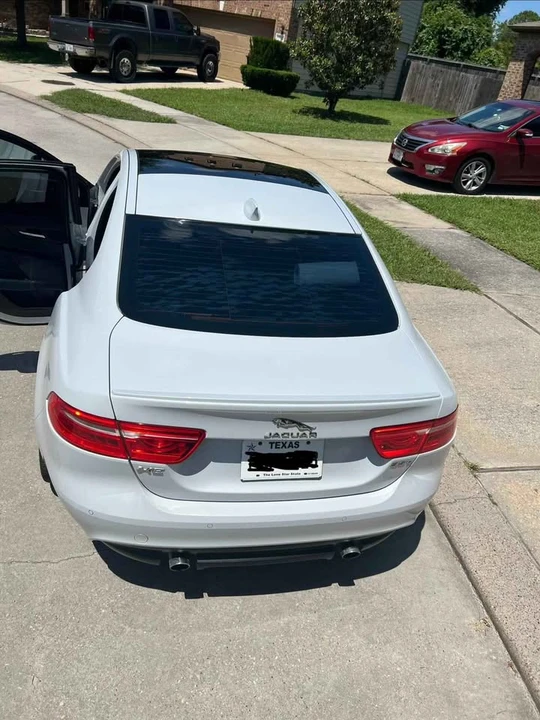 2017 Jaguar XE - Image 3 of 19