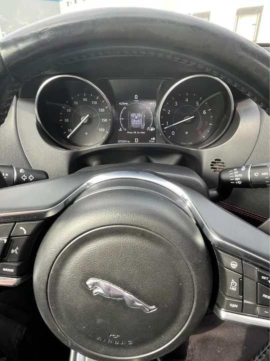 2017 Jaguar XE - Image 15 of 17