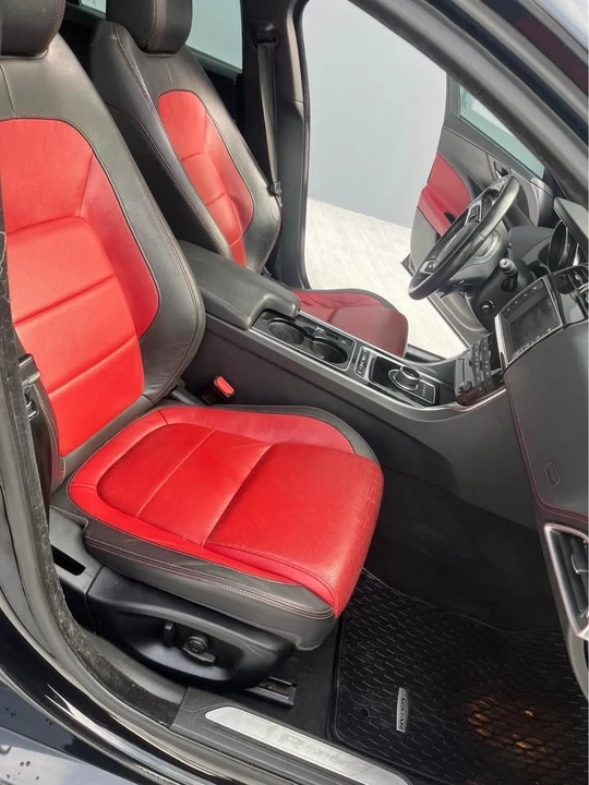 2017 Jaguar XE - Image 13 of 17