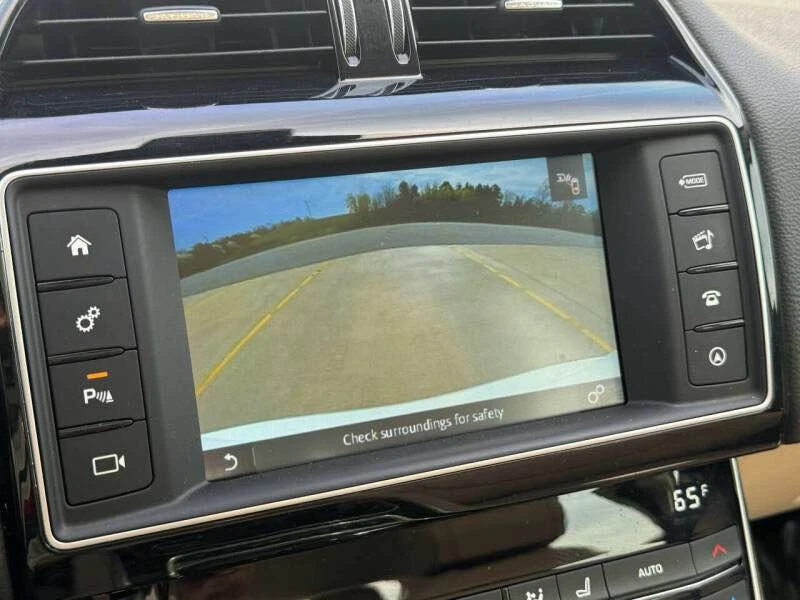 2017 Jaguar XE - Image 15 of 19