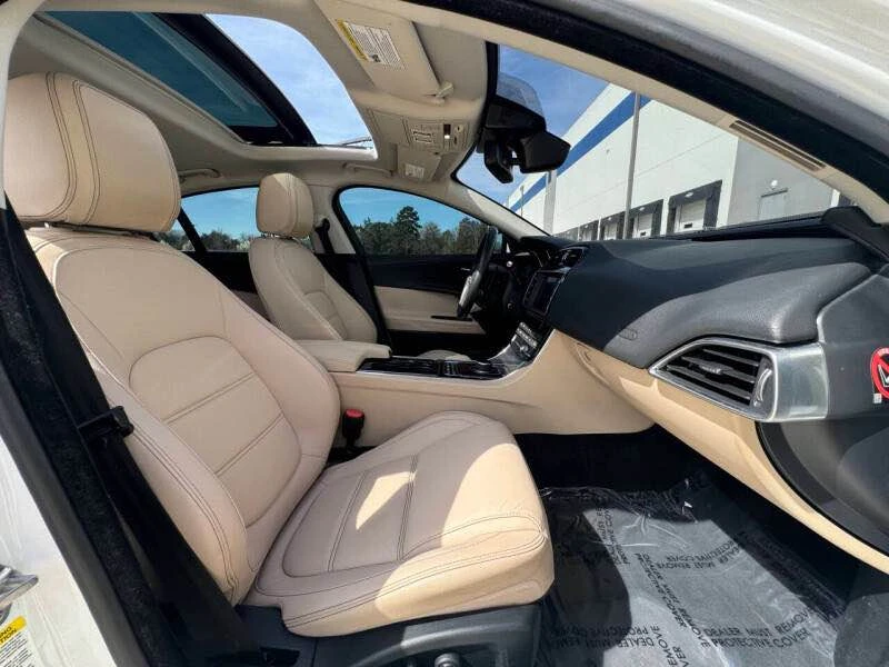 2017 Jaguar XE - Image 12 of 19