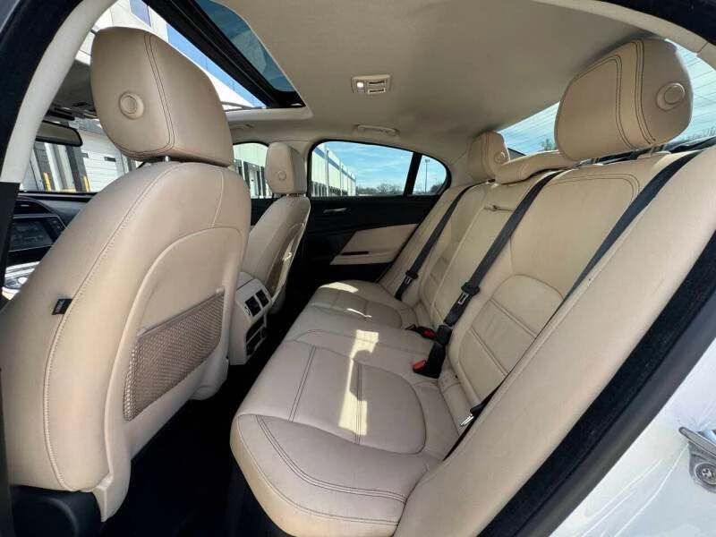 2017 Jaguar XE - Image 16 of 19