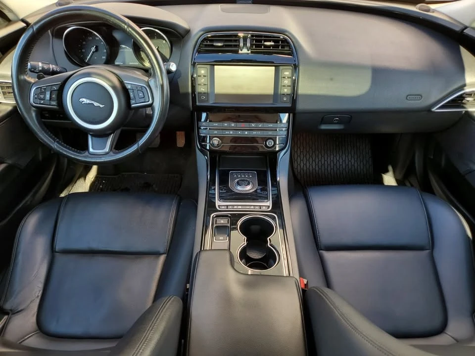 2017 Jaguar XE - Image 9 of 20