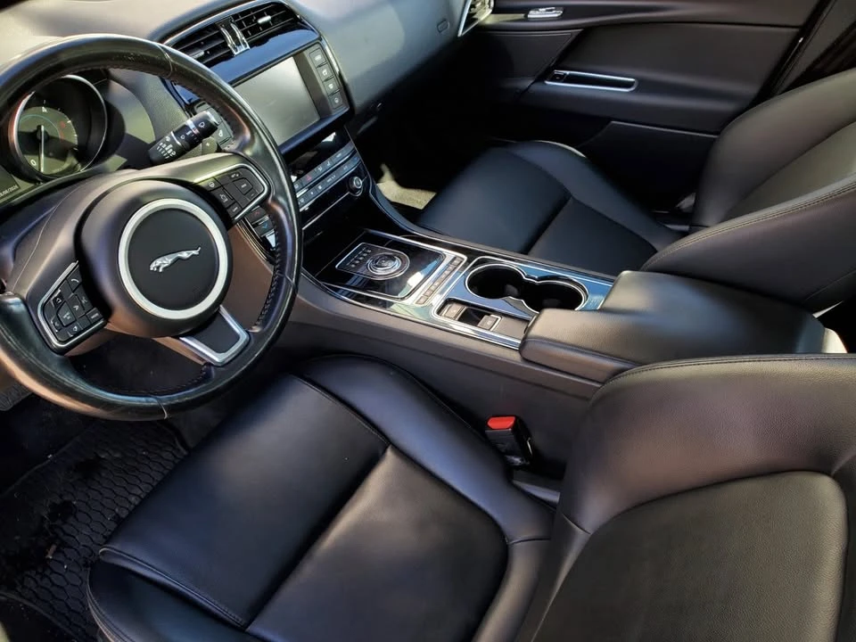 2017 Jaguar XE - Image 16 of 20