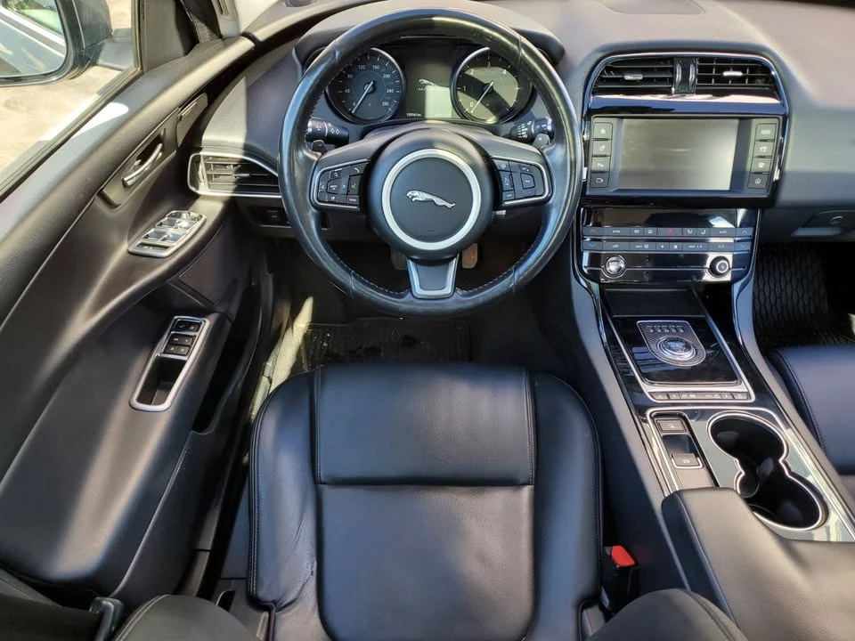 2017 Jaguar XE - Image 17 of 20