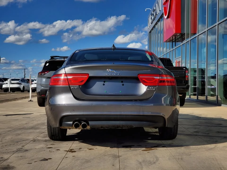 2017 Jaguar XE - Image 4 of 20