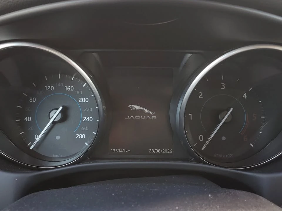 2017 Jaguar XE - Image 14 of 20