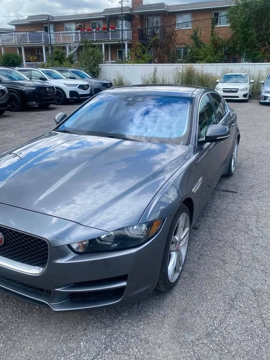2017 Jaguar XE - Image 3 of 11