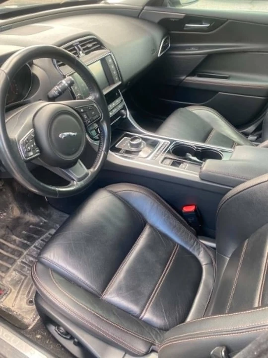 2017 Jaguar XE - Image 9 of 11