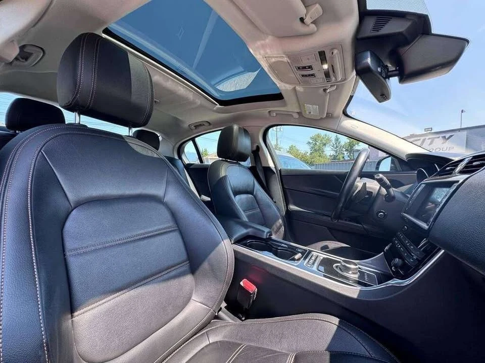 2017 Jaguar XE - Image 12 of 20