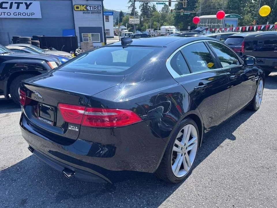 2017 Jaguar XE - Image 5 of 20