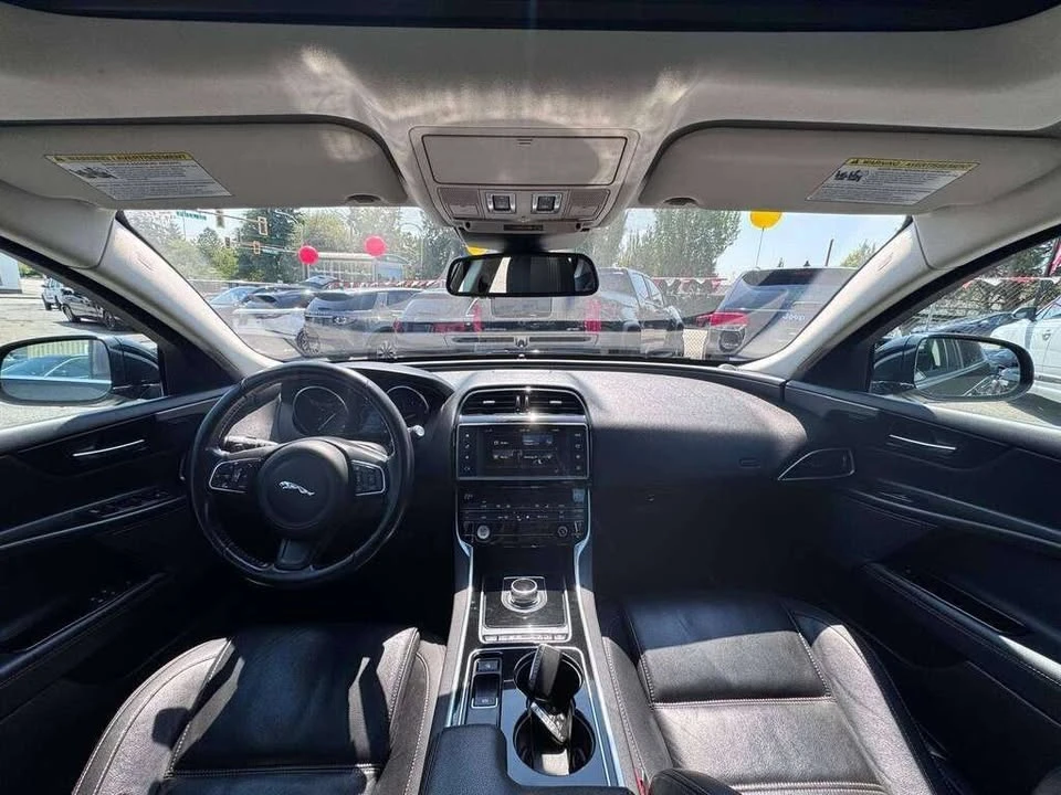 2017 Jaguar XE - Image 9 of 20