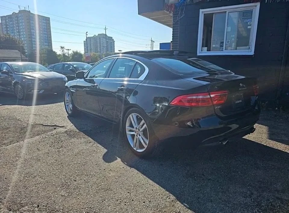2017 Jaguar XE - Image 4 of 12