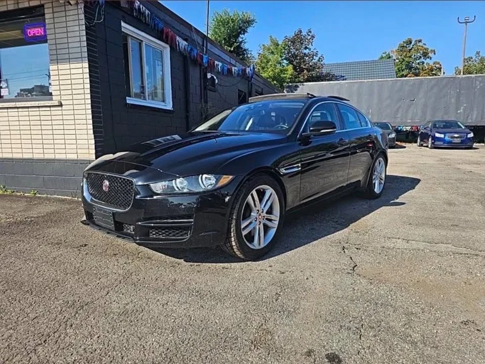 2017 Jaguar XE - Image 2 of 12