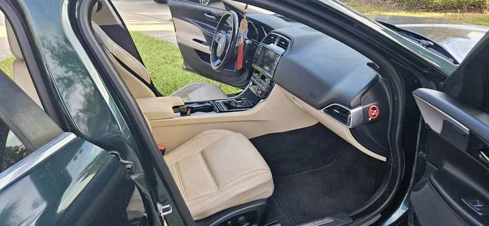 2017 Jaguar XE - Image 3 of 10