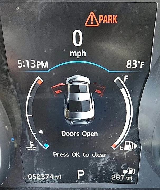 2017 Jaguar XE - Image 8 of 10