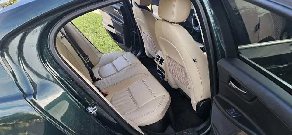 2017 Jaguar XE - Image 9 of 10