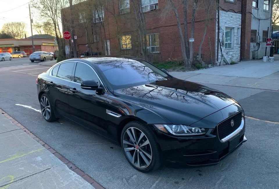 2017 Jaguar XE - Image 3 of 16