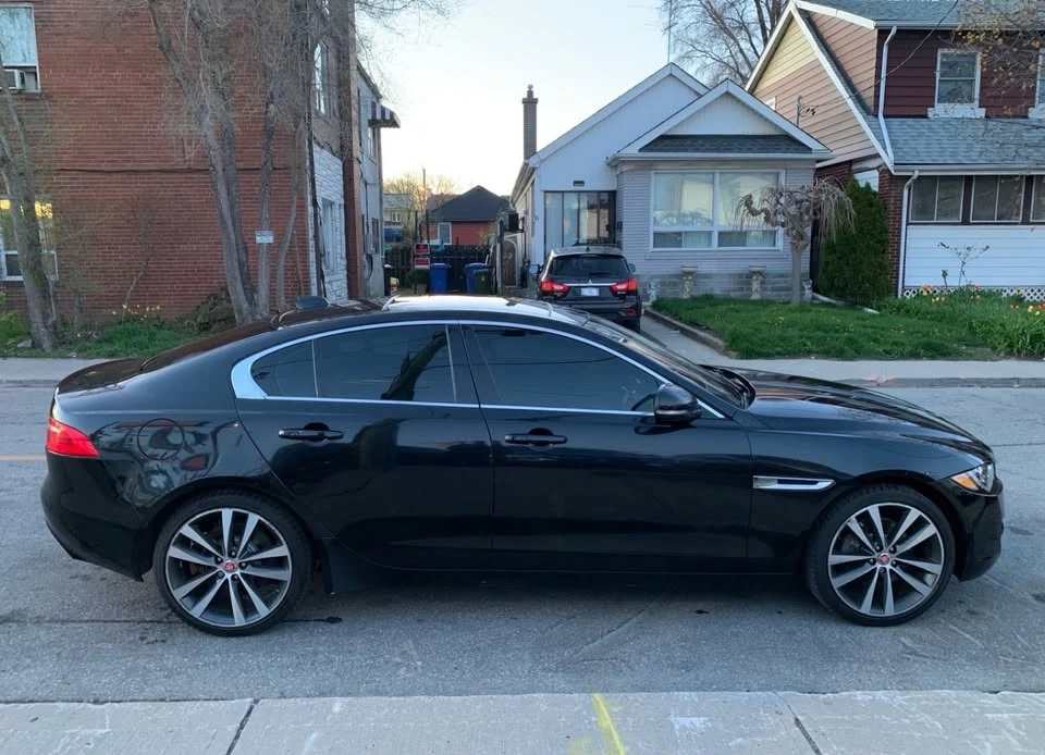 2017 Jaguar XE - Image 4 of 16