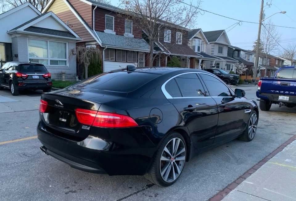 2017 Jaguar XE - Image 5 of 16