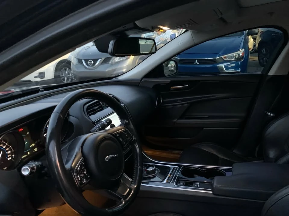 2017 Jaguar XE - Image 11 of 16