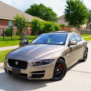 2017 Jaguar XE