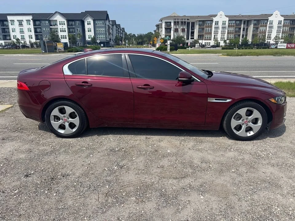 2017 Jaguar XE - Image 9 of 15