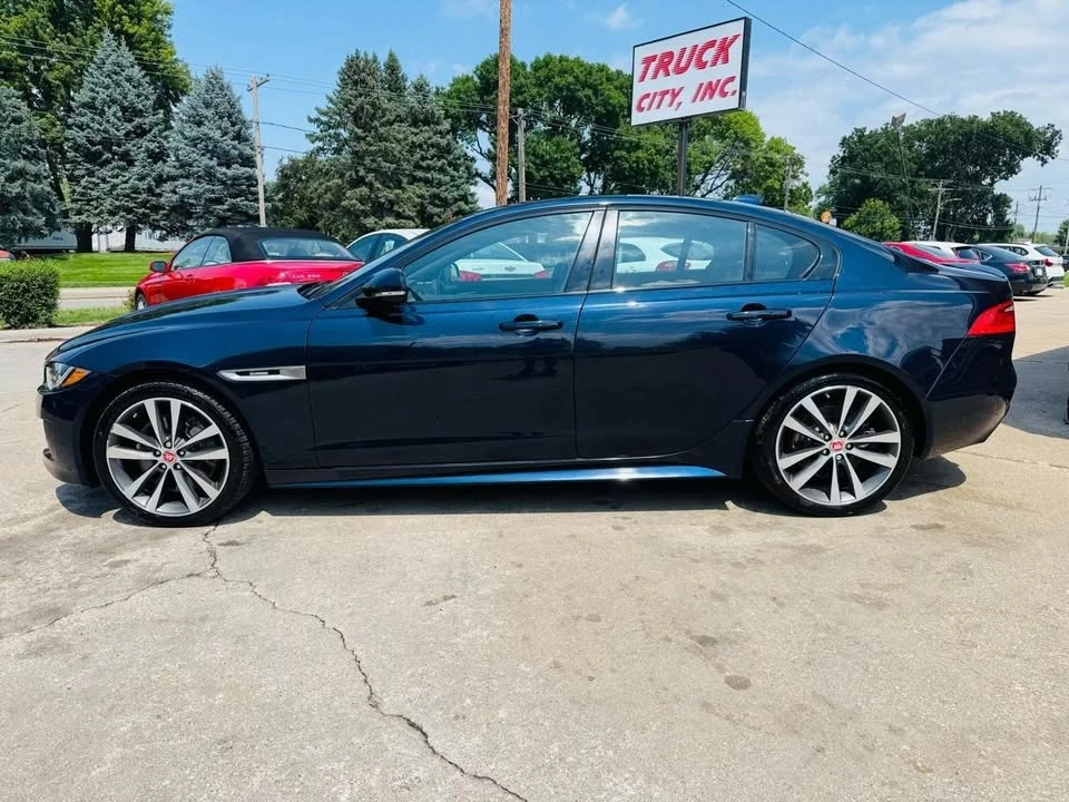 2017 Jaguar XE - Image 6 of 14