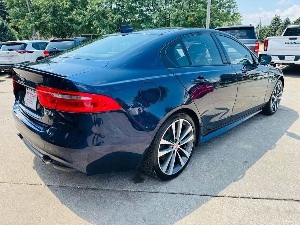 2017 Jaguar XE - Image 3 of 14