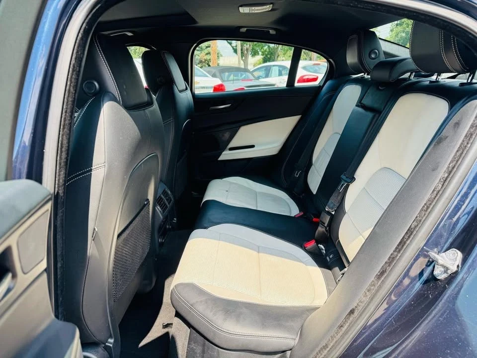 2017 Jaguar XE - Image 10 of 14