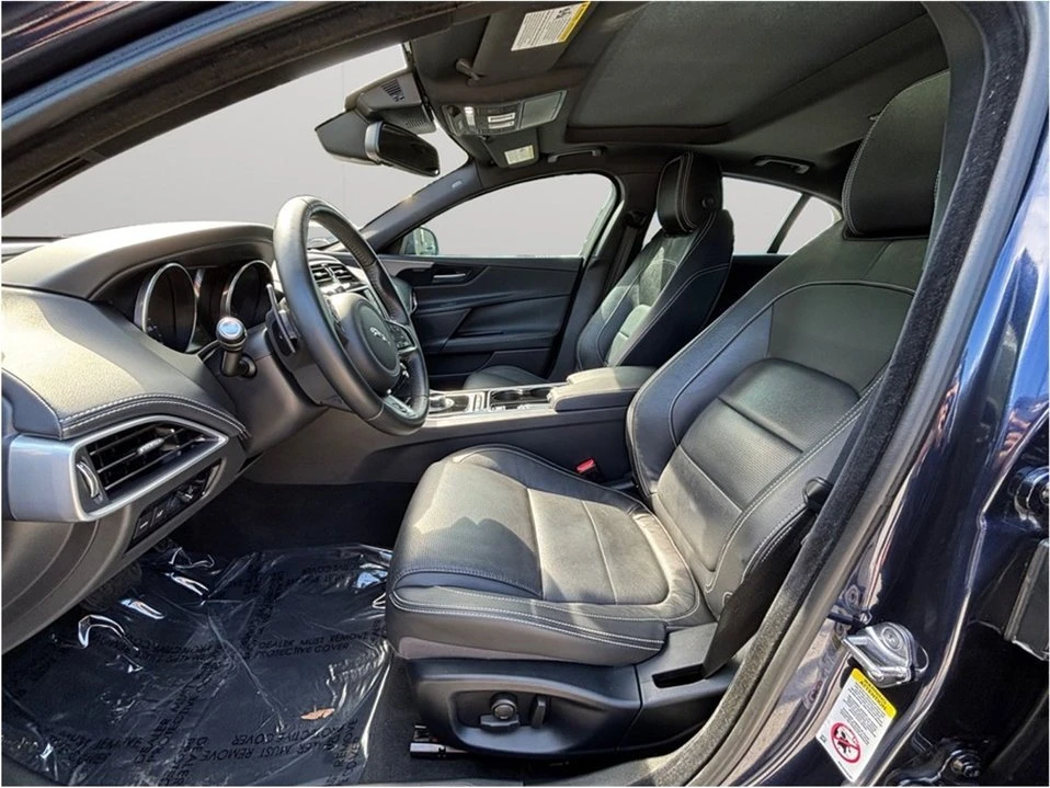 2017 Jaguar XE - Image 2 of 20
