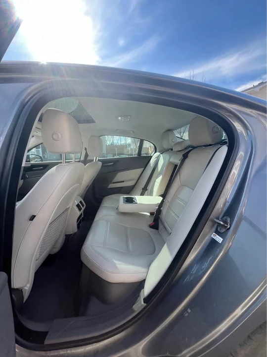 2017 Jaguar XE - Image 12 of 12